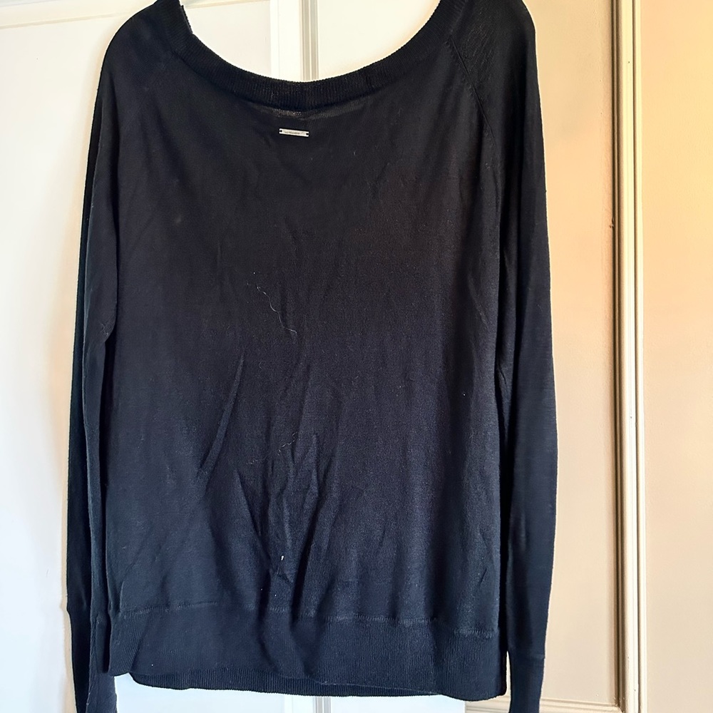 Lululemon long sleeve front pocket sweater